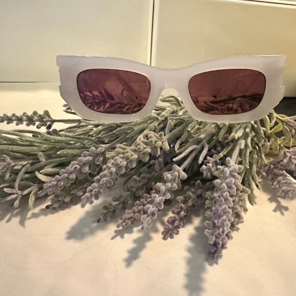 OFF WHITE Sunglasses - Picture 2 of 4